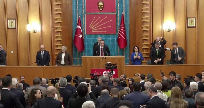 CHP Genel Başkanı Özgür Özel, "Amerikan yönetimiyle iş tutan ve