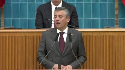 CHP Genel Başkanı Özgür Özel, partisinin grup toplantısında, Esenyurt Belediye