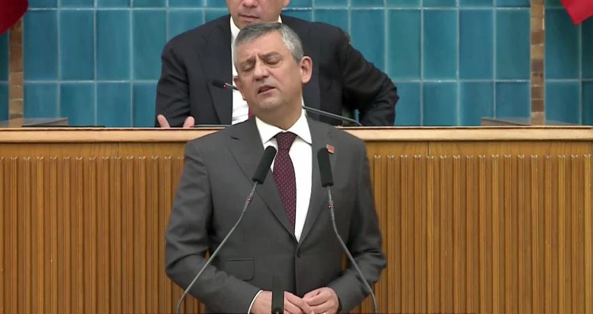 Özgür Özel, TBMM iftarına katılmayacağını açıkladı: “Bu akşam iftara Sincan Cezaevin’de Tanju’nun yanına gideceğim” CHP Genel Başkanı Özgür Özel, Bolu Belediye Başkanı Tanju Özcan’ın