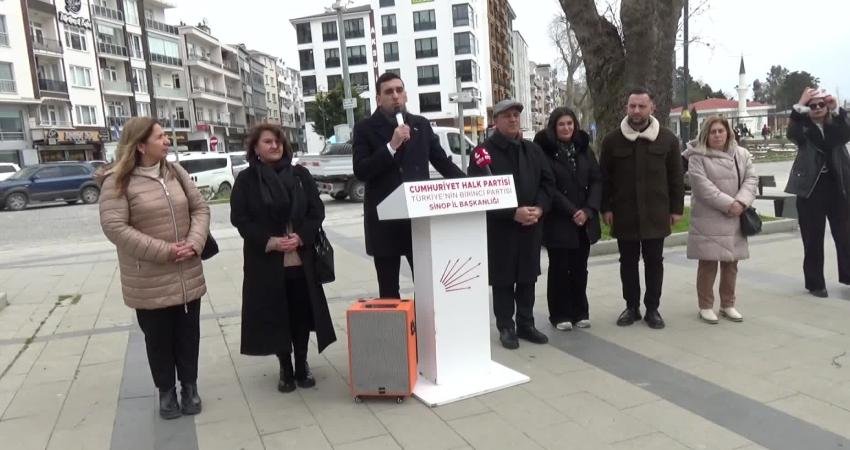 CHP Sinop İl Başkanlığı, Uğur Mumcu Meydanı'nda "İmamoğlu'na özgürlük" açıklaması