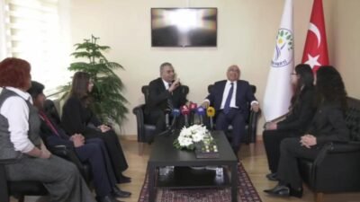 CHP heyeti, DEM Parti'ye bayram ziyaretinde bulundu. DEM Parti Eş