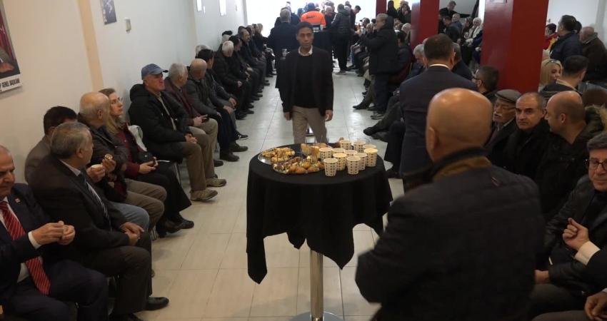 CHP’li Ağbaba’dan, siyasilere çağrı: “Hodri meydan, gelin kimin neyi var, hangi mülkü var araştıralım” CHP Malatya Milletvekili Veli Ağbaba, "Bizim alnımız ak, genel başkanımızın