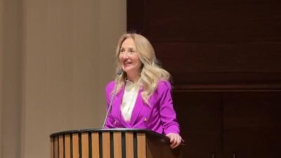 İzmir’de otizmli çocukların annelerinin yaşadığı zorluklara ve kadın dayanışmasına dikkati