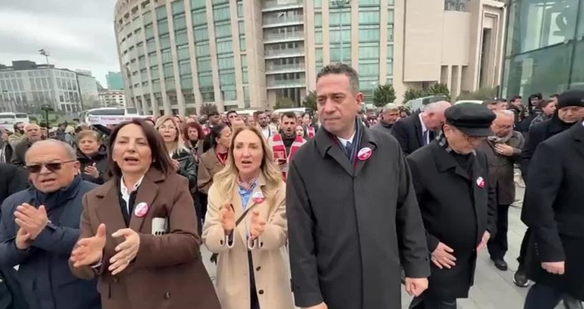 CHP’li Başarır’dan iktidara tepki: “Siz Ömer Günel’e düşmanlık yapmıyorsunuz; Aydın’a, Kuşadası halkına düşmanlık yapıyorsunuz” İstanbul Cumhuriyet Başsavcılığı’nın “rüşvet” ve “irtikap” soruşturması kapsamında gözaltına alınan