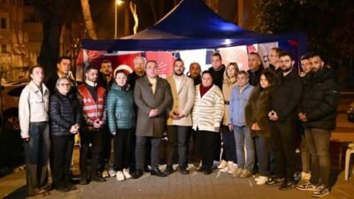 CHP Aydın Milletvekili Evrim Karakoz, Aydın'ın Nazilli ilçesinde çeşitli noktalara asılan