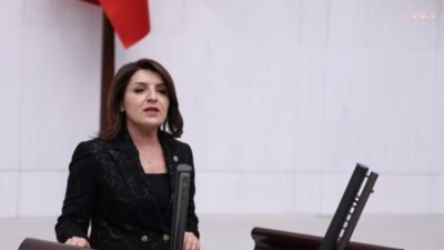 CHP Mersin Milletvekili Gülcan Kış, Ulaştırma ve Altyapı Bakanı Abdulkadir