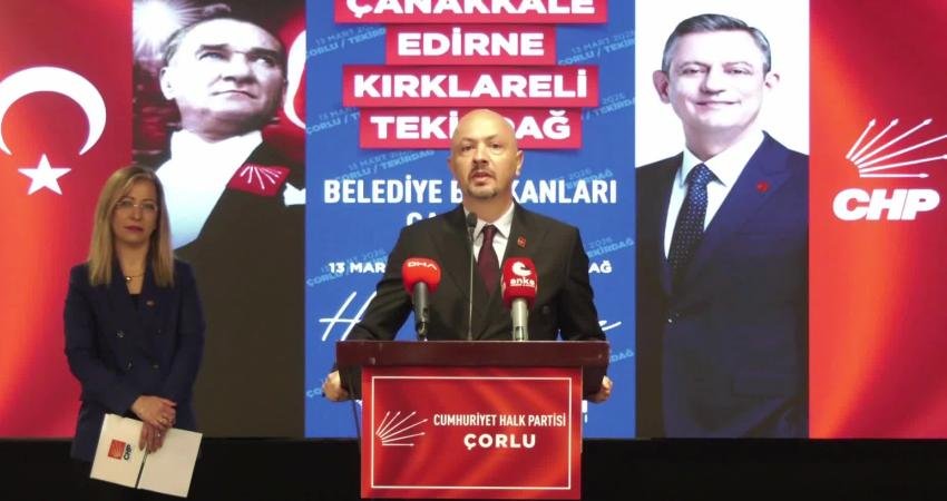 Tekirdağ İl Başkanı Cenk Boduç, partisinin Trakya Belediye Başkanları Toplantısı'nda