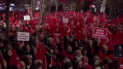 CHP'nin cumhurbaşkanı adayı Ekrem İmamoğlu partisinin Bolu'da düzenlediği "Millet İradesine