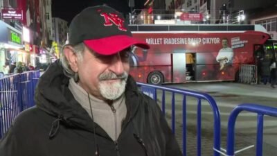 CHP'nin düzenlediği "Millet İradesine Sahip Çıkıyor" mitinglerinin 65'ine katılan 60 yaşındaki