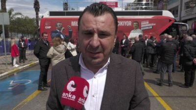 CHP Manisa Milletvekili Bekir Başevirgen, partisinin Kuşadası'ndaki "Millet İradesine Sahip Çıkıyor"