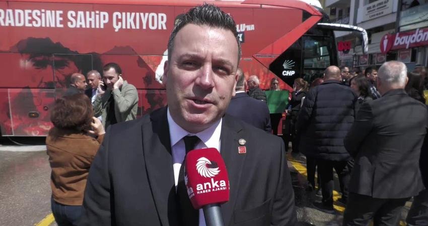 CHP’nin Kuşadası mitingi… İlçe Belediye Başkanları: Sandık gelecek ve tüm yoldaşlarımız yanımızda olacak CHP’nin Kuşadası’nda düzenlediği “Millet İradesine Sahip Çıkıyor” mitinginde konuşan ilçe