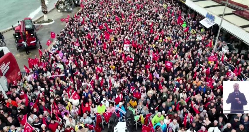 CHP’nin Kuşadası mitingi… Özel: “Gerekirse ölümü göze alırız, sizin önünüzde eğilmeyiz” CHP Genel Başkanı Özgür Özel, "Biz Mustafa Kemal’in kurduğu partide