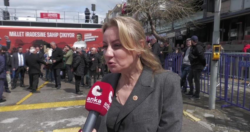 CHP’nin Kuşadası mitingi… Seda Kaya Ösen: “Mitinglerden yorulmuş değiliz” CHP'nin Kültür ve Turizm Politika Kurulu Başkanı Seda Kaya Ösen,