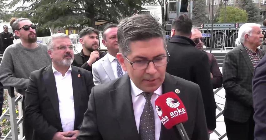 CHP'nin Uşak'taki "Millet İradesine Sahip Çıkıyor" mitingi öncesinde konuşan CHP