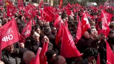 CHP'nin cumhurbaşkanı adayı Ekrem İmamoğlu partisinin Karaman'da düzenlediği "Millet İradesine Sahip