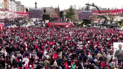 CHP Genel Başkanı Özgür Özel, Karaman'da bir okulda İstiklal Marşı'nın