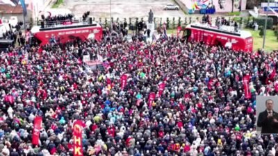 CHP Genel Başkanı Özgür Özel, Uşak Belediye Başkanı Özkan Yalım'ın