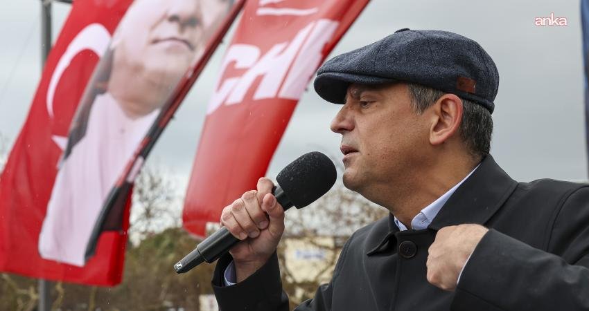 CHP’nin “Millet İradesine Sahip Çıkıyor” mitinginin 100’üncüsünde Çanakkaleliler yağmura rağmen meydanı doldurdu CHP’nin Cumhurbaşkanı adayı ve İstanbul Büyükşehir Belediye (İBB) Başkanı Ekrem