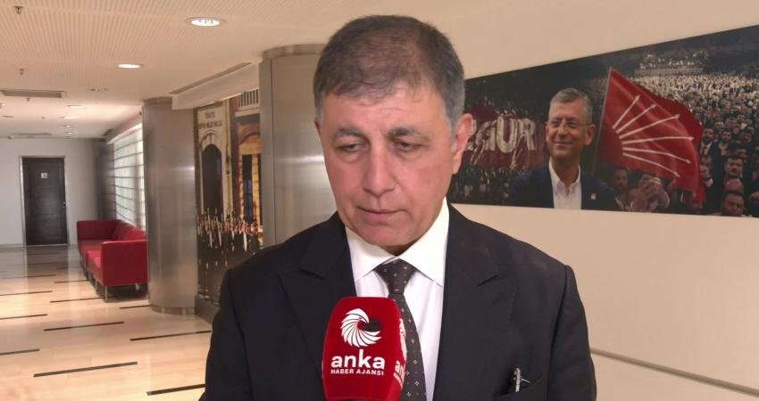 Cemil Tugay: “Türkiye Cumhuriyeti’nde yaşayan herkesin Türkiye’nin içinde bulunduğu bütün sıkıntılardan kurtulması için CHP’ye destek olması lazım” İzmir Büyükşehir Belediye Başkanı Cemil Tugay, “Biz halkımıza hizmet için