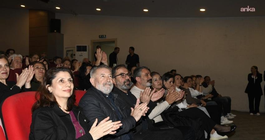 Çiğli’de Barış Manço ve Cem Karaca şarkılarıyla anıldı Çiğli Belediyesi, kültür ve sanat etkinlikleri kapsamında unutulmaz bir geceye