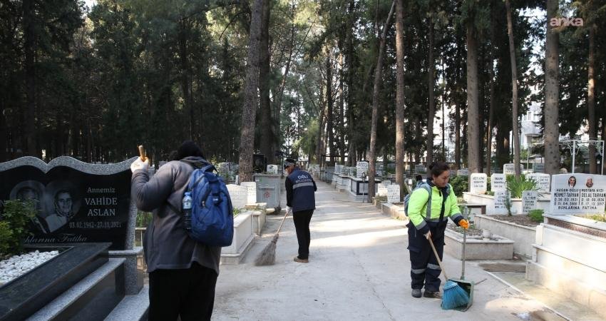 Çiğli Belediyesi, Ramazan Bayramı öncesinde ilçe genelindeki cami ve mezarlıklarda