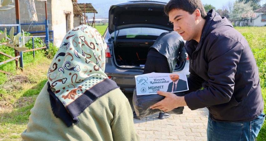 Çine Belediyesi’nden ihtiyaç sahiplerine ramazan kolisi Çine Belediyesi, ihtiyaç sahibi ailelere ramazan kolileri ulaştırdı. Belediye