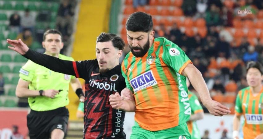 Trendyol Süper Lig'in 25. haftasında Corendon Alanyaspor ile Natura Dünyası