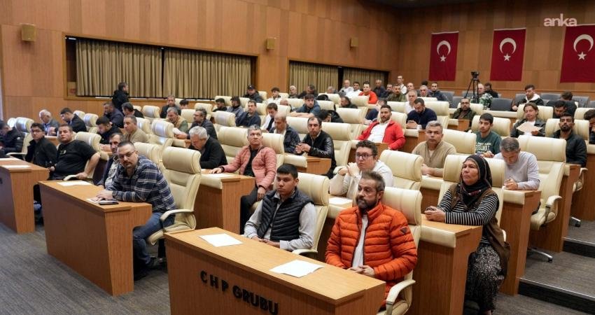 Çukurova Belediyesi tarafından düzenlenen Kariyer Günleri etkinliğinde iş arayan vatandaşlar