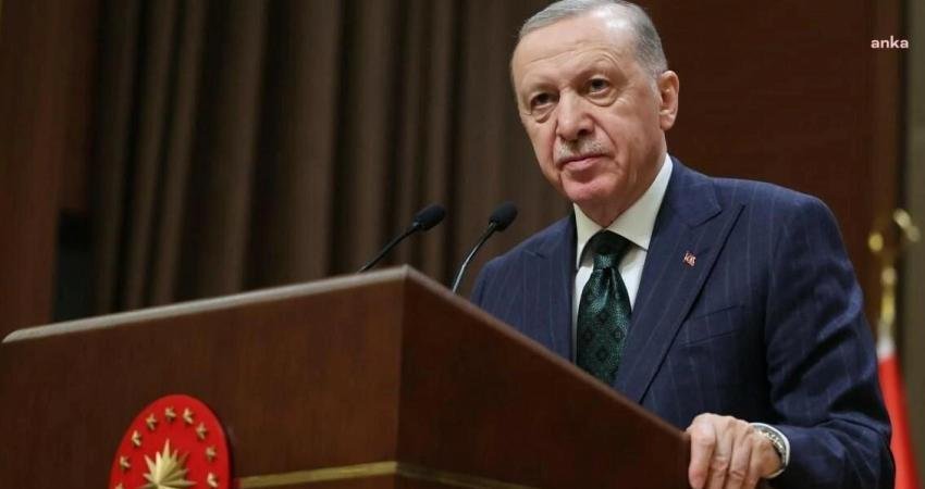 Cumhurbaşkanı Erdoğan, BAE Devlet Başkanı Al Nahyan ve Katar Emiri Al Sani ile görüştü Cumhurbaşkanı Recep Tayyip Erdoğan, Birleşik Arap Emirlikleri (BAE) Devlet Başkanı
