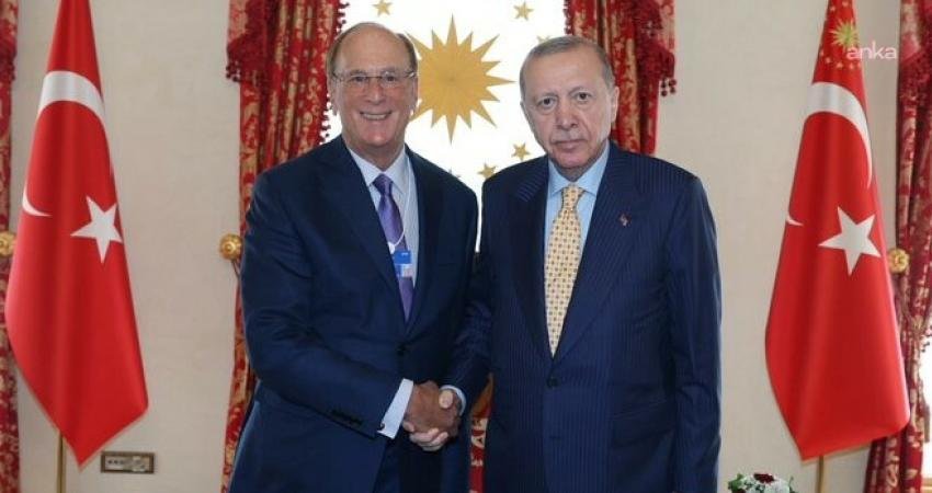 Cumhurbaşkanı Erdoğan, Dünya Ekonomik Forumu ve BlackRock Başkanı Fink’i kabul etti Cumhurbaşkanı Recep Tayyip Erdoğan, Dünya Ekonomik Forumu ve BlackRock Başkanı