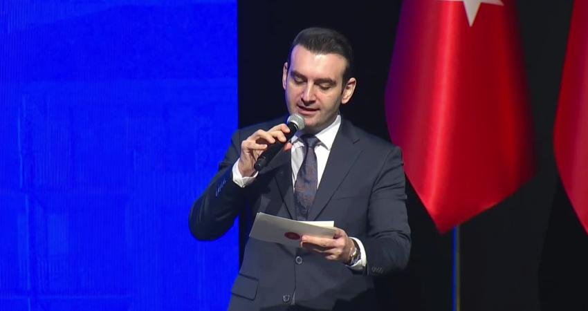 Cumhurbaşkanı Erdoğan: “Ülkemizi tehlikelerden uzak tutabilmek için gerekli tüm önlemleri aldık” Cumhurbaşkanı Recep Tayyip Erdoğan, Orta Doğu’daki gelişmelere ilişkin, “Ülkemizi ve milletimizi