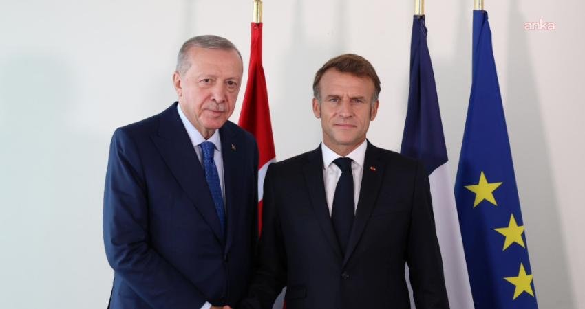 Cumhurbaşkanı Recep Tayyip Erdoğan, Fransa Cumhurbaşkanı Emmanuel Macron ile bir