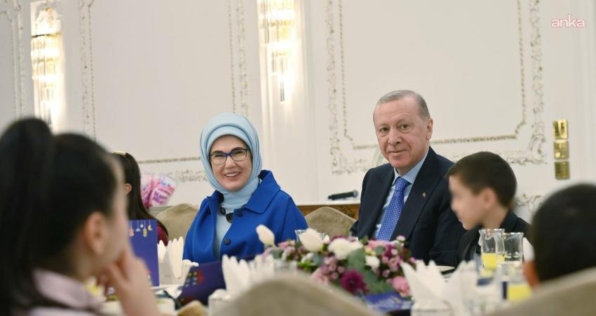 Cumhurbaşkanı Recep Tayyip Erdoğan, devlet himayesindeki çocuklarla Vahdettin Köşkü’nde düzenlenen