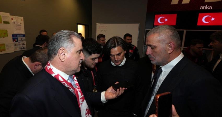 Cumhurbaşkanı Erdoğan, Dünya Kupası Avrupa Elemelerinde Romanya’yı yenen A Milli Futbol Takımı telefonla arayarak tebrik etti Cumhurbaşkanı Recep Tayyip Erdoğan, 2026 FIFA Dünya Kupası Avrupa elemeleri