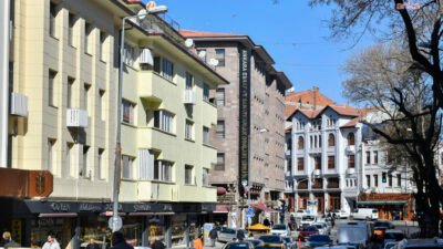 Ankara Büyükşehir Belediyesi, Anafartalar Caddesi’nde yürüttüğü sokak sağlıklaştırma ve kentsel
