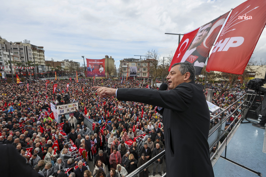 Özgür Özel: “Darbeye kalkışanlar milleti inandıramamış, bu meydanları dağıtamamış” CHP Genel Başkanı Özgür Özel, 100'üncü "Millet İradesine Sahip Çıkıyor"
