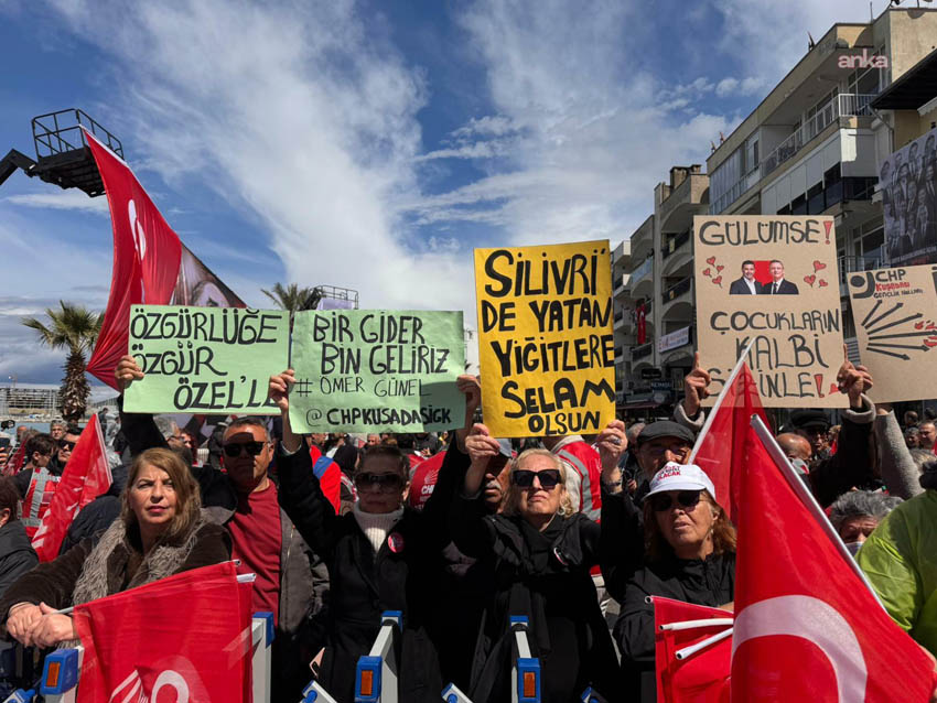 CHP'nin Kuşadası'nda düzenlediği "Millet İradesine Sahip Çıkıyor" mitingi öncesinde ANKA