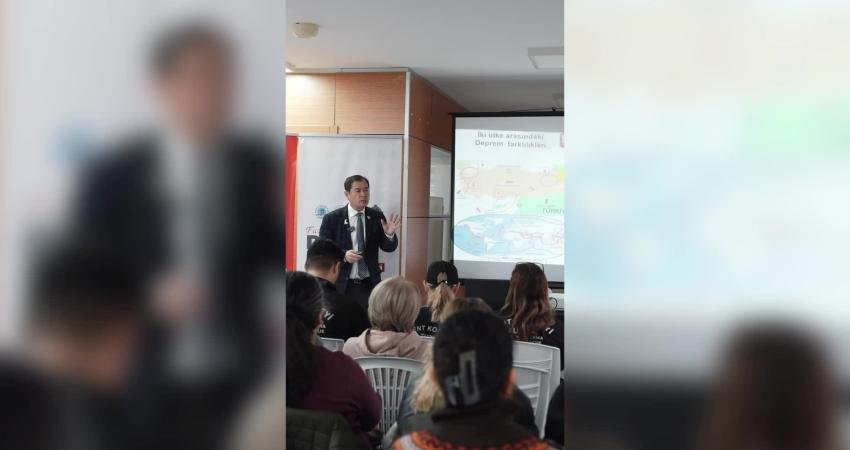 Tuzla’da 1-7 Mart Deprem Haftası dolayısıyla düzenlenen seminerde deprem bilinci
