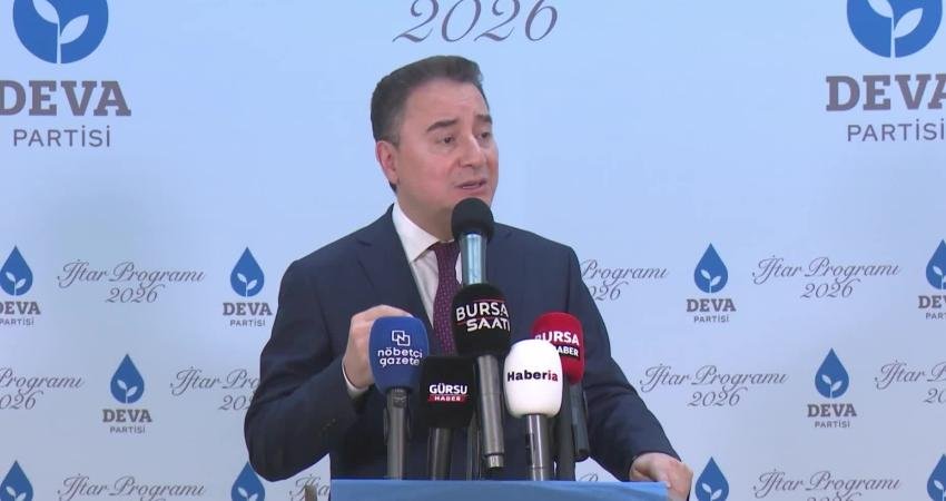 DEVA Partisi Lideri Babacan: “Dış müdahalelerle demokrasi inşa edilemez, savaş yalnızca kaosu derinleştirir” DEVA Partisi Genel Başkanı Ali Babacan, "İsrail, Amerika Birleşik Devletleri'ni