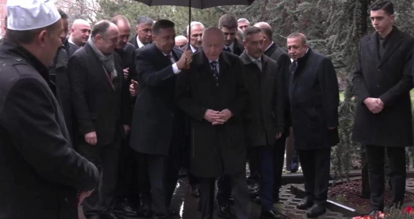 MHP Genel Başkanı Devlet Bahçeli, bayram namazı kılmasının ardından Alparslan