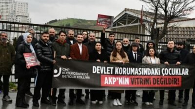 CHP Küçükçekmece Gençlik Kolları üyeleri, devlet koruması altındaki çocukların AK