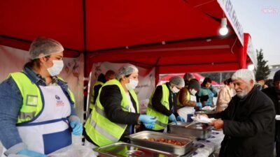 Didim Belediyesi, Kadir Gecesi dolayısıyla Cumhuriyet Kent Meydanı’nda iftar programı