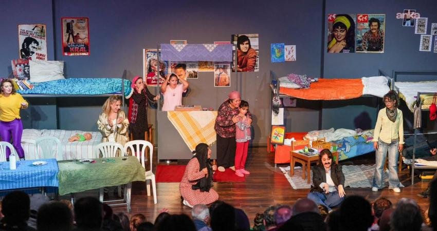 Didim Belediyesi Tiyatro Topluluğu, "Kadın Kadına Özgürlük" oyununu sahneledi. Oyunun ardından