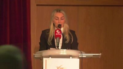 CHP'nin tutuklu cumhurbaşkanı adayı Ekrem İmamoğlu'nun eşi Dilek Kaya İmamoğlu,