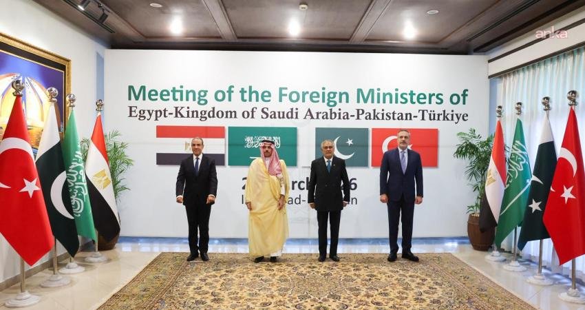 Dışişleri Bakanı Fidan, İslamabad’da “Türkiye-Mısır-Pakistan-Suudi Arabistan Dışişleri Bakanları Toplantısı”na katıldı Dışişleri Bakanı Hakan Fidan, Pakistan’ın başkenti İslamabad’da düzenlenen ve Ortadoğu’daki