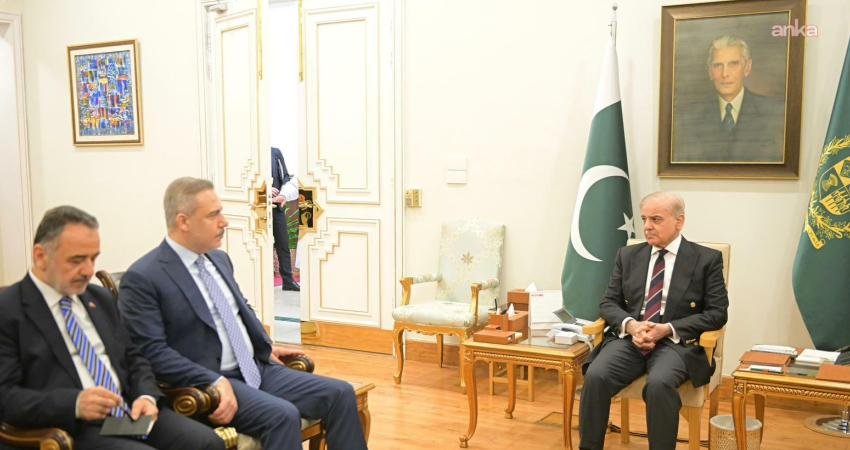 Dışişleri Bakanı Fidan, Pakistan Başbakanı Şerif tarafından kabul edildi Dışişleri Bakanı Hakan Fidan, Pakistan temasları kapsamında Başbakan Şahbaz Şerif