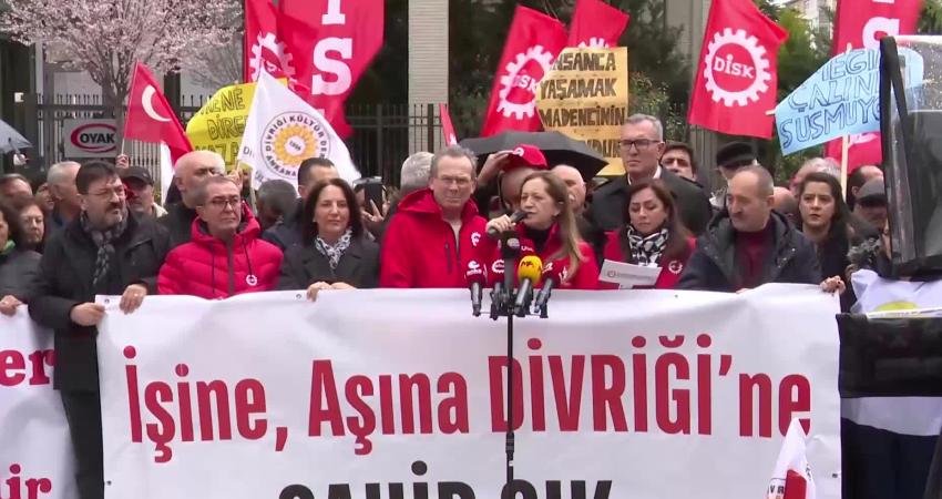 Divriği'de işten çıkarılan madenciler Ankara'ya gelerek DİSK ile birlikte OYAK