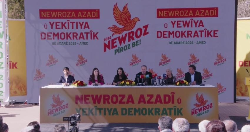 Tuncer Bakırhan: “Bugün Orta Doğu’da bizim kaderimizin belirlendiği bir süreçten geçiyoruz” Diyarbakır’da düzenlenen nevruz deklarasyonu açıklamasında konuşan DEM Parti Eş Genel