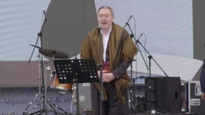 DEM Parti Eş Genel Başkanı Tuncer Bakırhan, Diyarbakır Nevruz’unda yaptığı