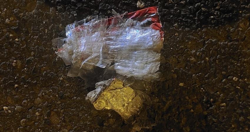 Diyarbakır’da yol kenarına bırakılan el yapımı patlayıcı infilak etti… Valilik: Patlayıcıyla doğrudan polis aracının hedef alındığına dair bir bulguya ulaşılmamıştır Diyarbakır’da sivil polis aracının geçiş yaptığı bölgede yol kenarına bırakılan